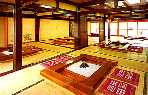 八十畳の囲炉裏宴会場